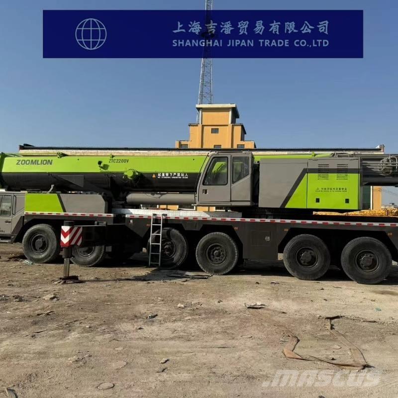 Zoomlion ZTC 2200 V Mobile and all terrain cranes