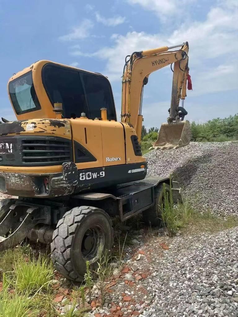 Hyundai 60W-9 Wheeled Excavators