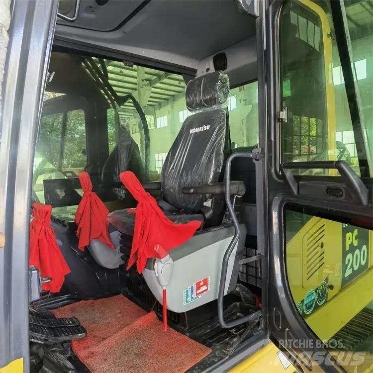 Komatsu PC200-8 Crawler Excavators