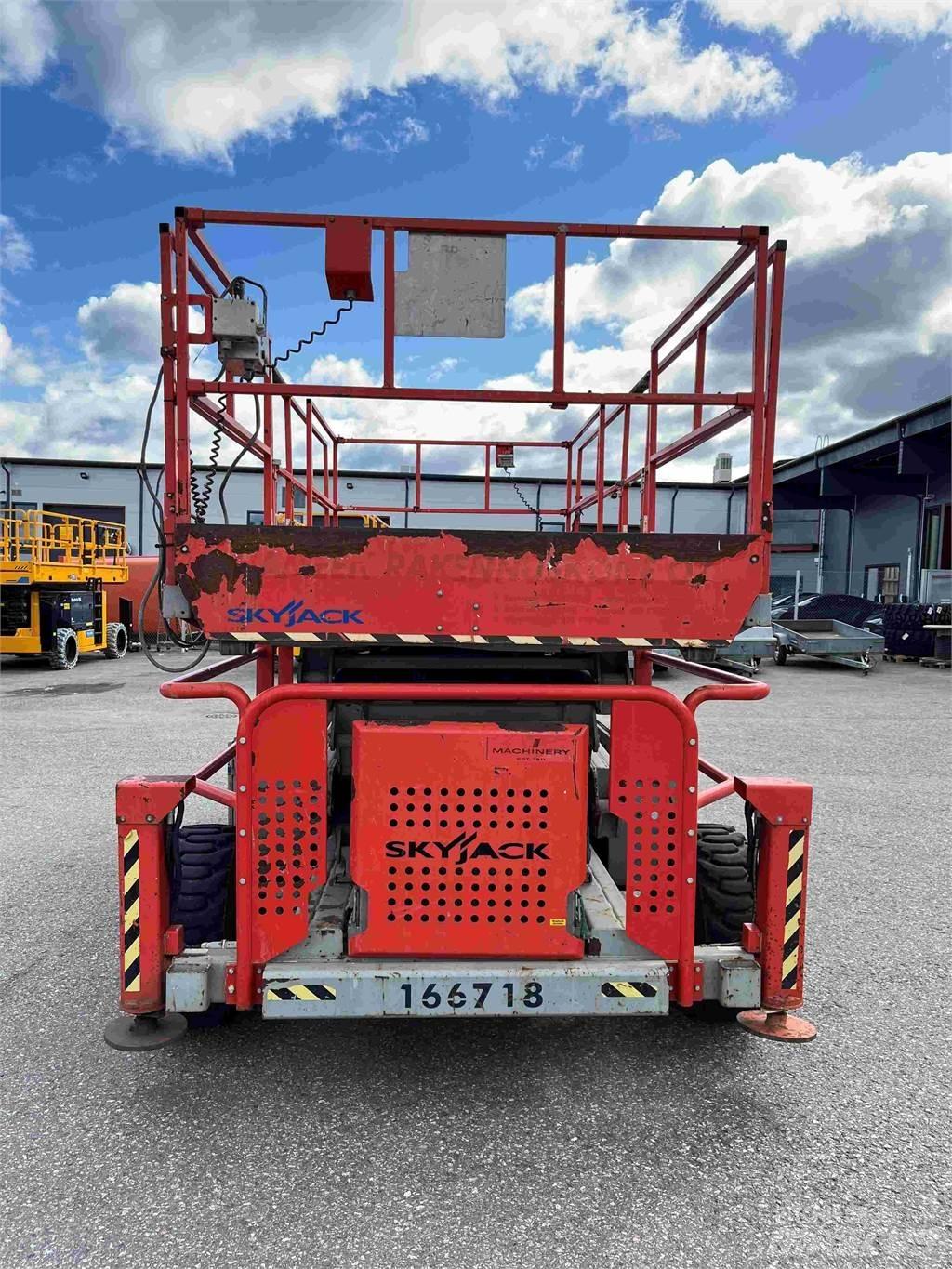 SkyJack SJ 9241 Scissor Lifts