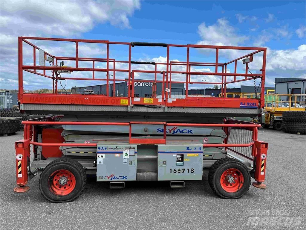 SkyJack SJ 9241 Scissor Lifts
