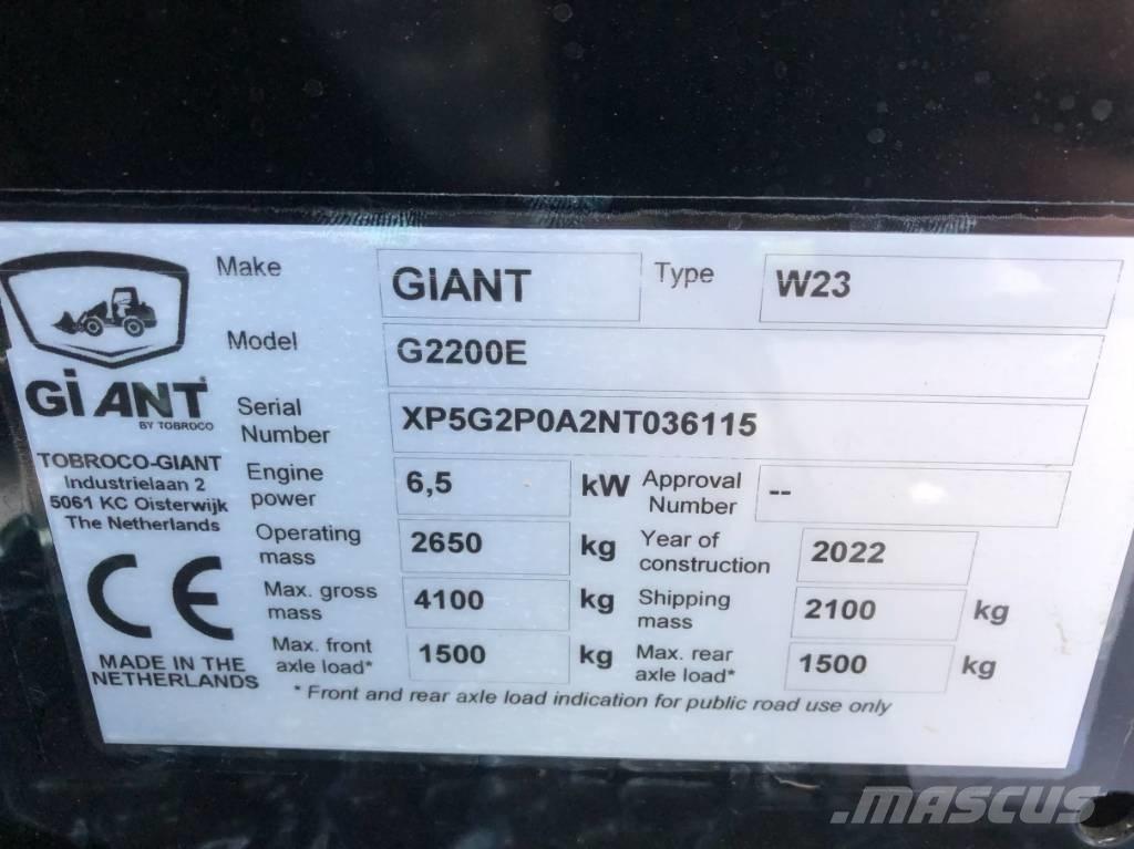 GiANT G 2200 E Multi purpose loaders