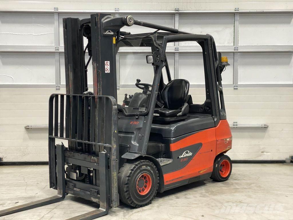 Linde E30-01 Electric Forklifts