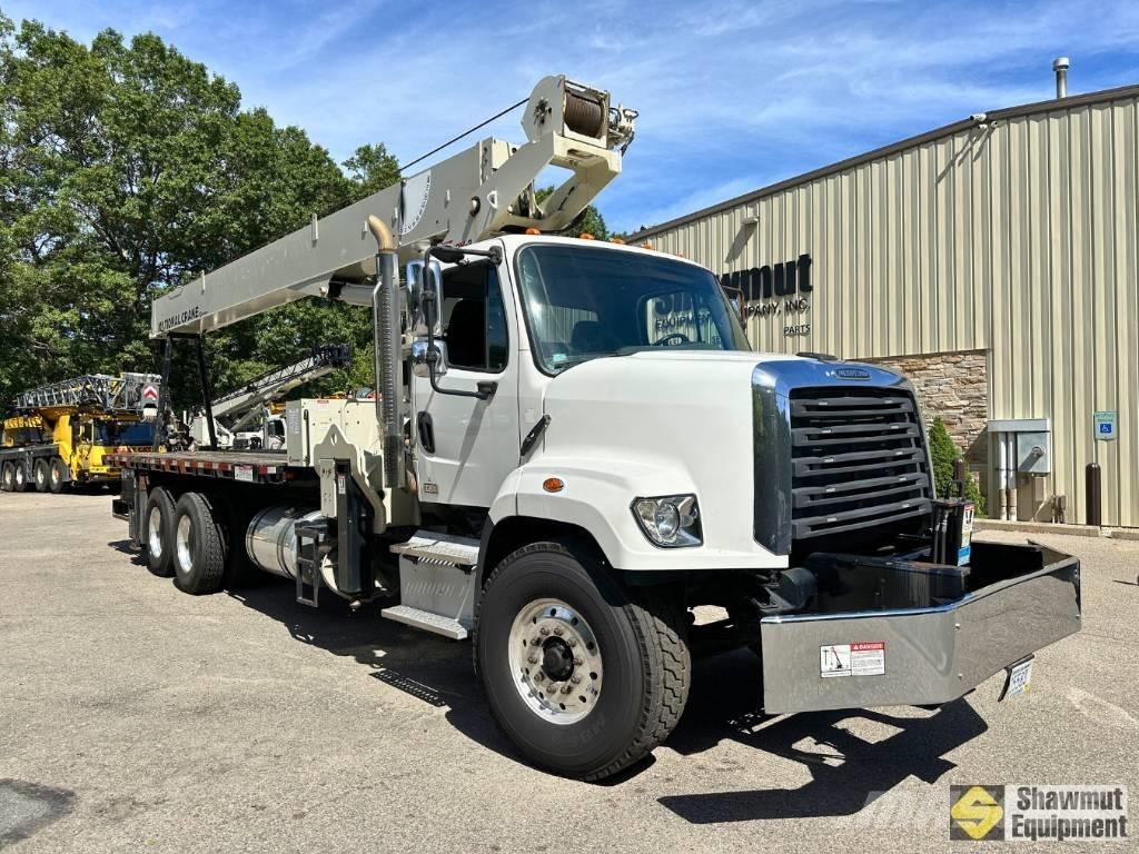 National NBT30H Boom / Crane / Bucket Trucks