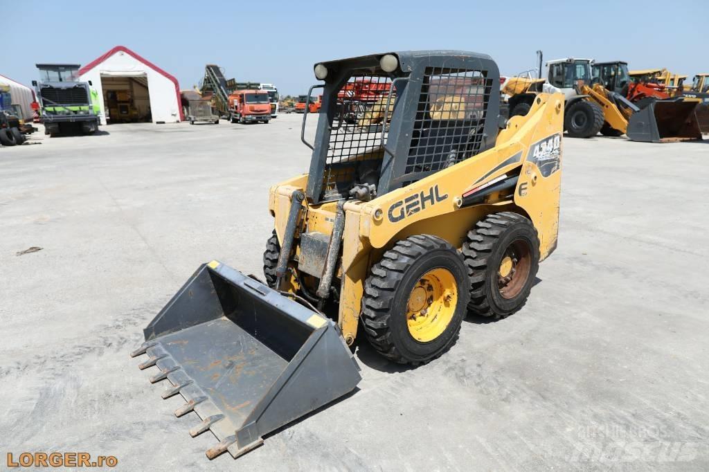 Gehl 4240 Skid Steer Loaders