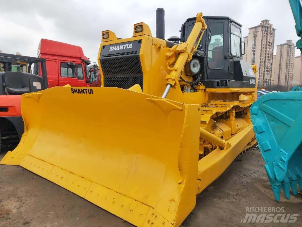 Shantui SD 32 Crawler dozers