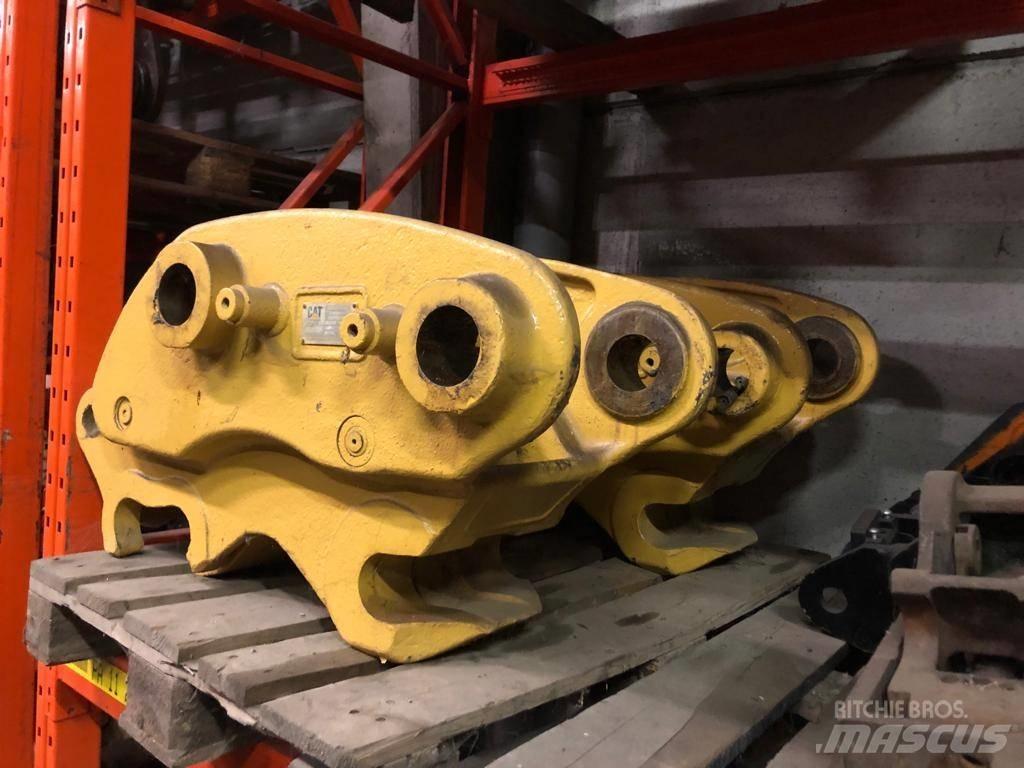 CAT 318 quick Hitch Other