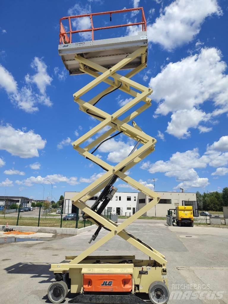 JLG 3246 ES Scissor Lifts