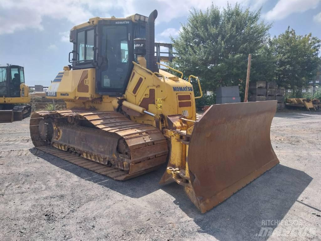Komatsu D61PX-23 Crawler dozers