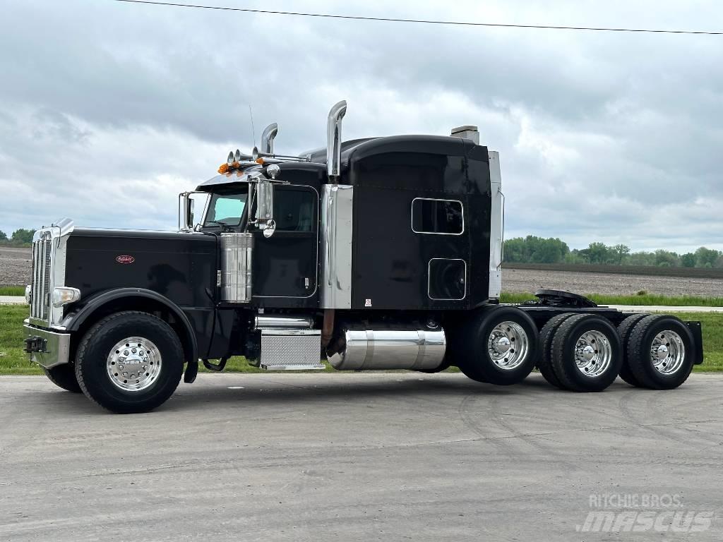Peterbilt 389 Conventional Trucks / Tractor Trucks