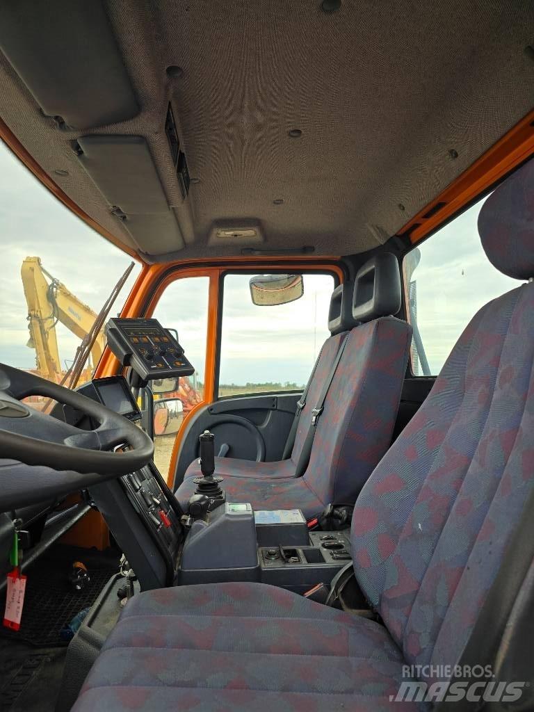 Unimog U300 Utility Machines