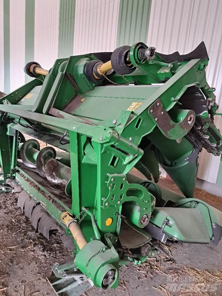 John Deere 608C Harvester Headers