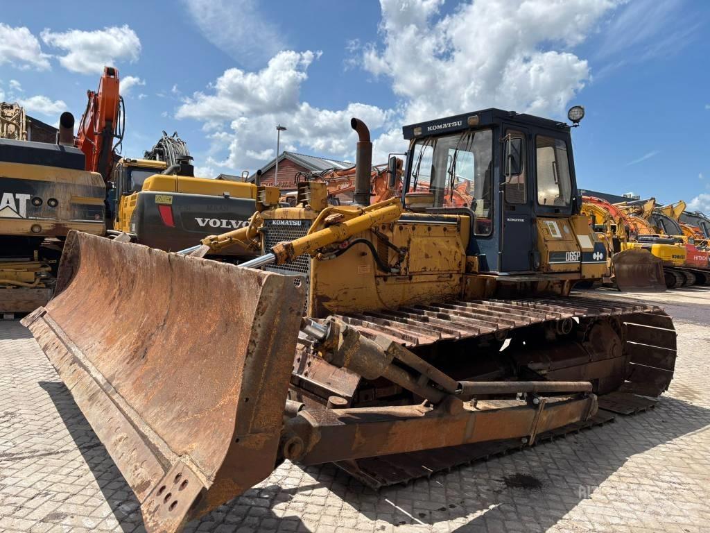 Komatsu D65PX-8 Crawler dozers