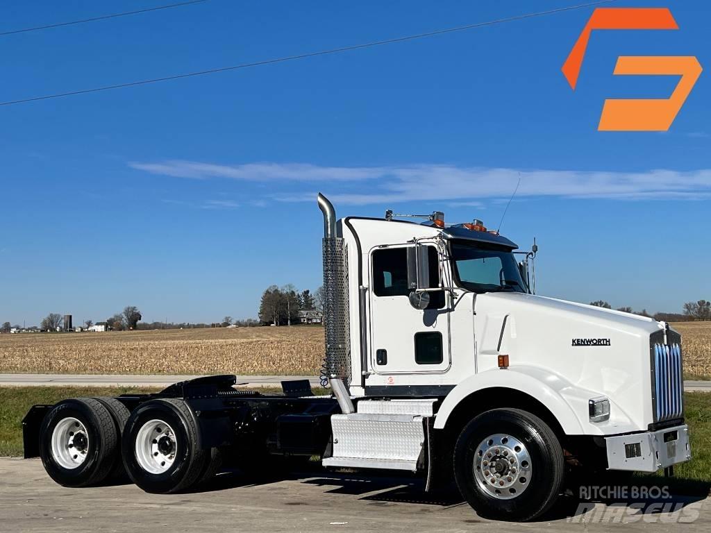 Kenworth T 800 Conventional Trucks / Tractor Trucks