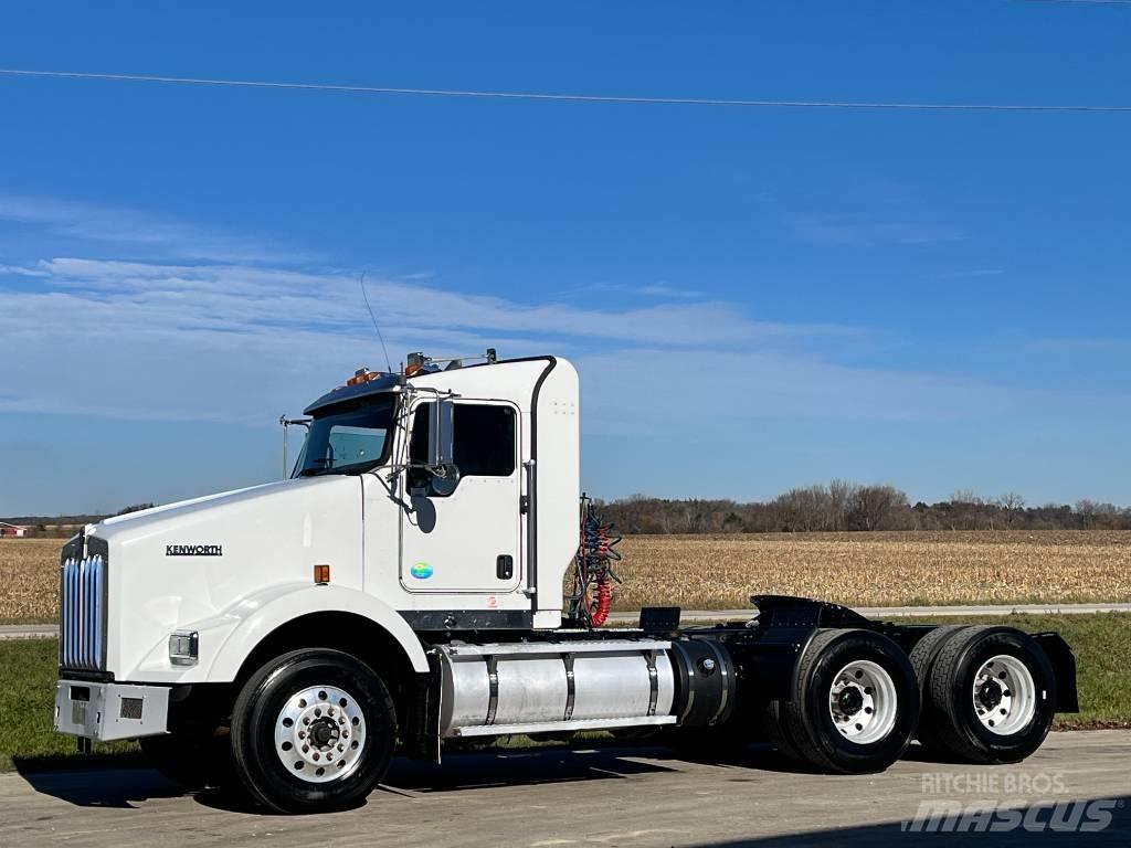 Kenworth T 800 Conventional Trucks / Tractor Trucks