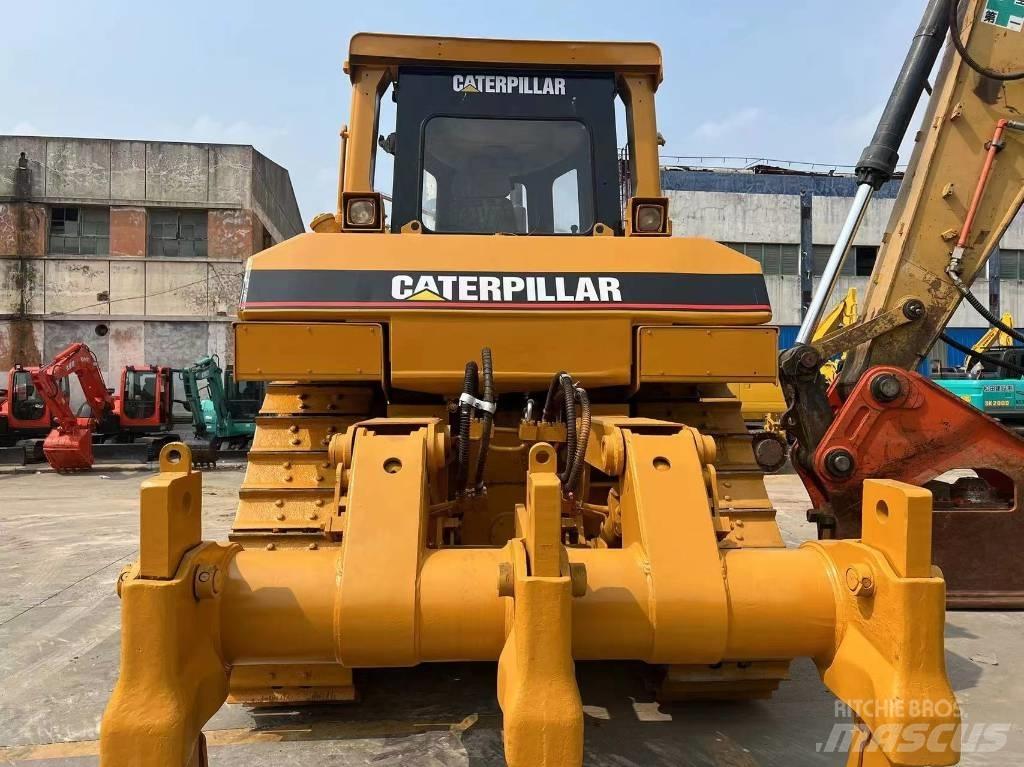 CAT D8R Crawler dozers