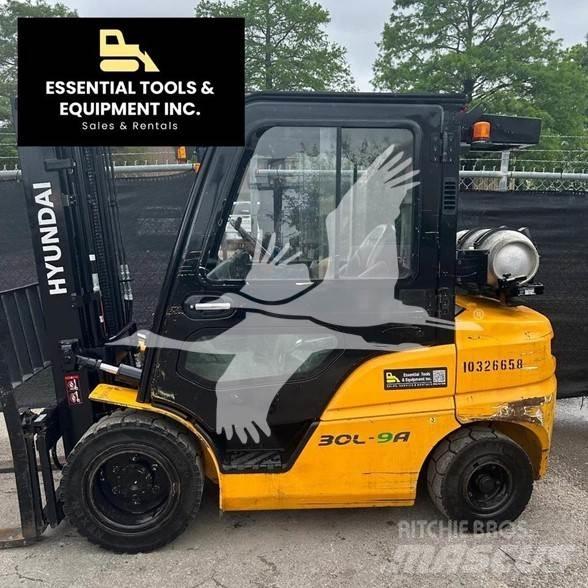 Hyundai 30L-9A Diesel Forklifts