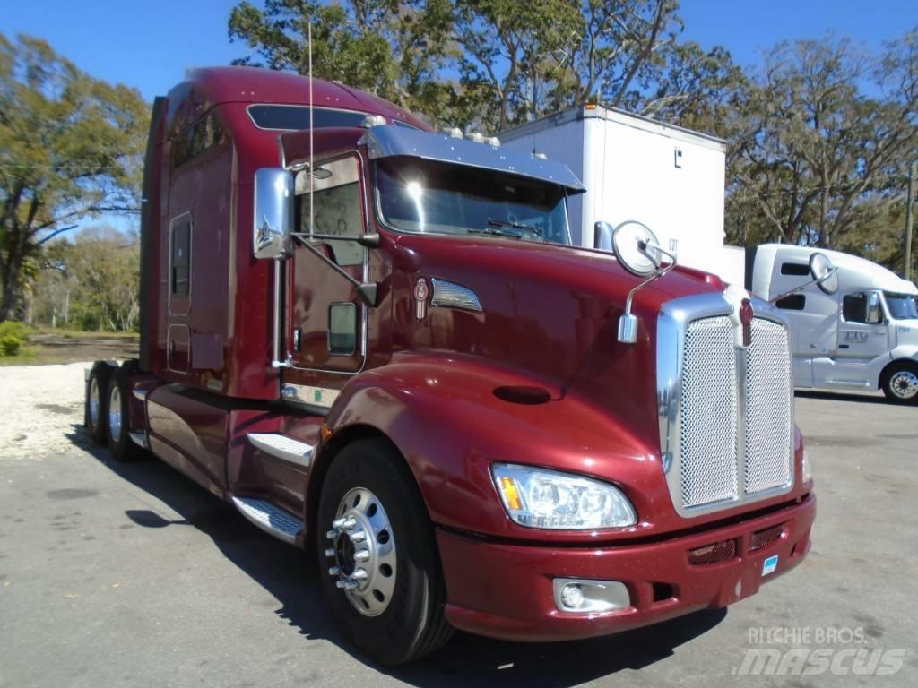 Kenworth T 600 Conventional Trucks / Tractor Trucks