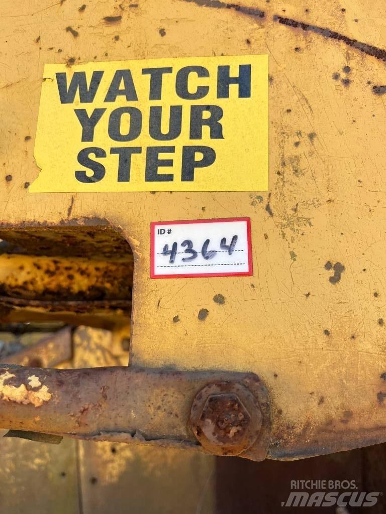 CAT D 8 L Crawler dozers