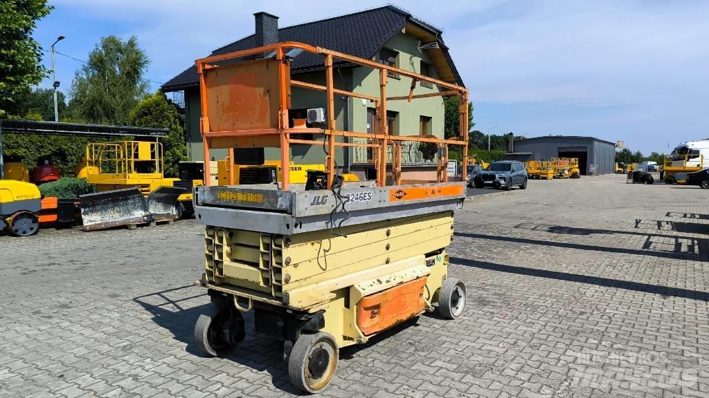 JLG 3246 ES Scissor Lifts