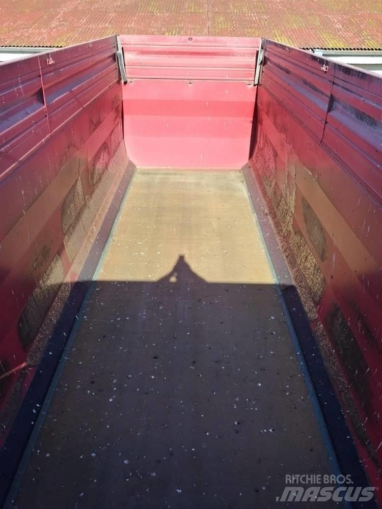 Krampe Bandit 750 Tip Trailers