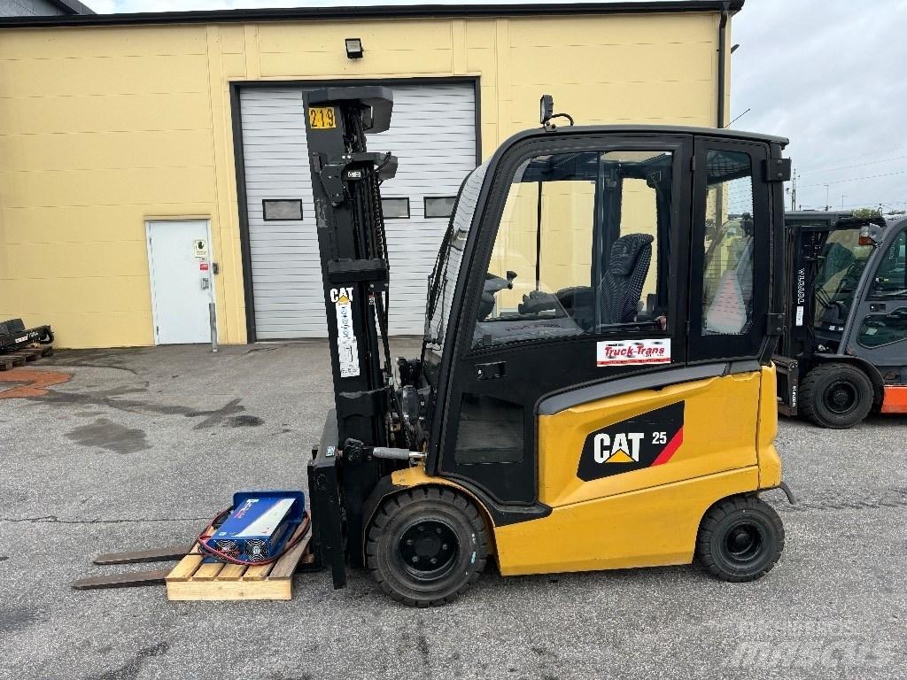 CAT EP25CN Electric Forklifts