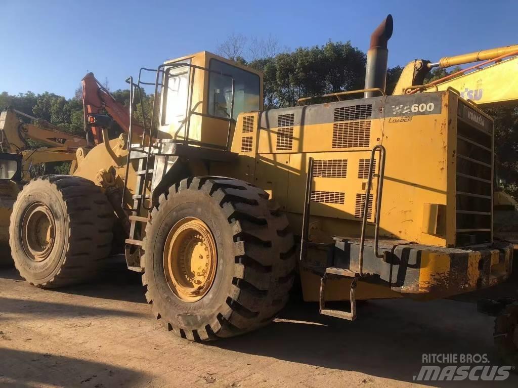 Komatsu WA 600-3 Wheel Loaders
