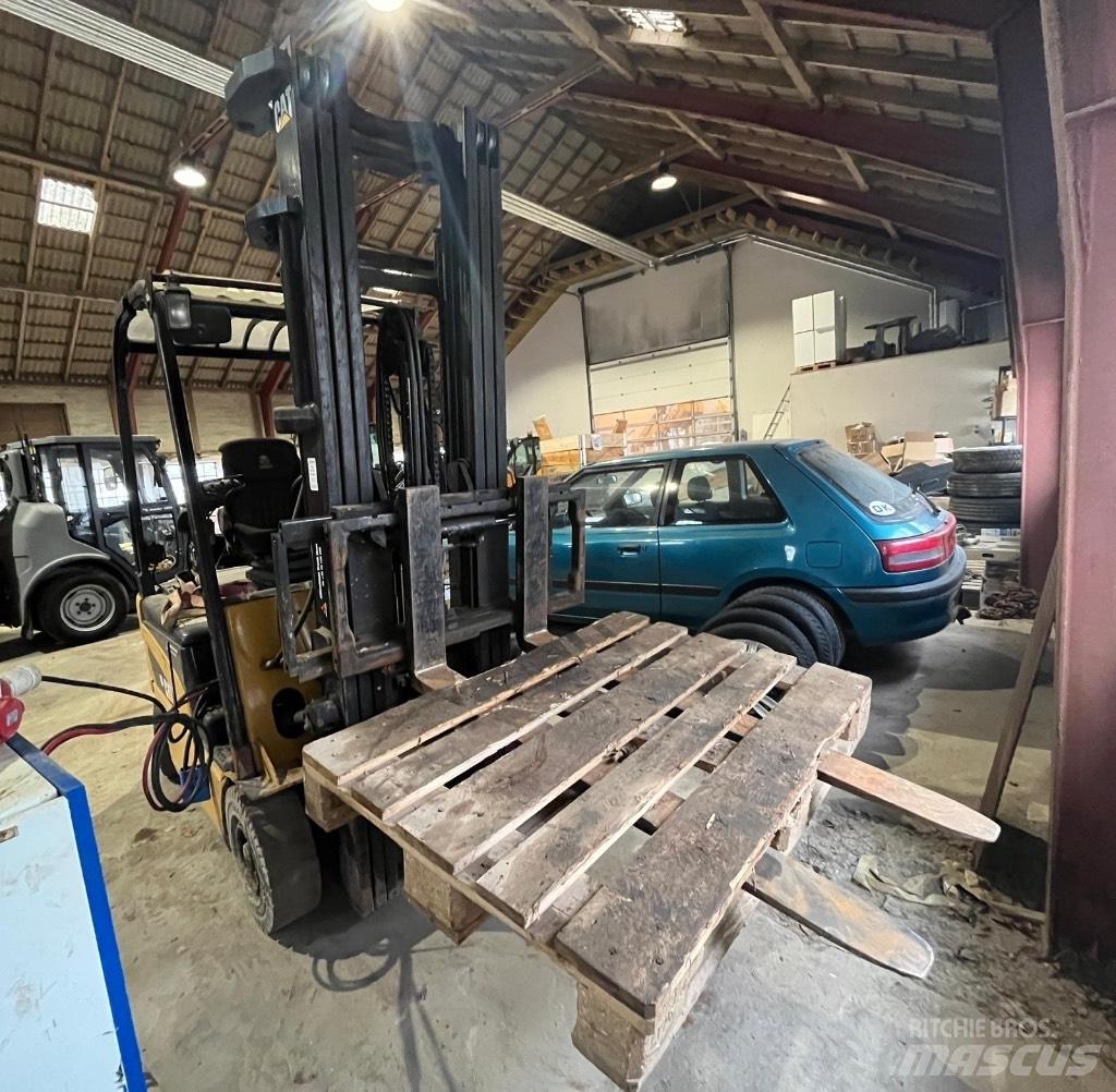 CAT EP 18 Electric Forklifts