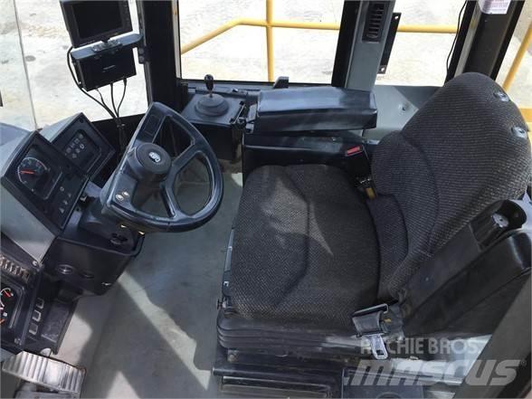 CAT 826G Landfill compactors
