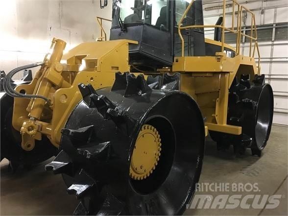 CAT 826G Landfill compactors