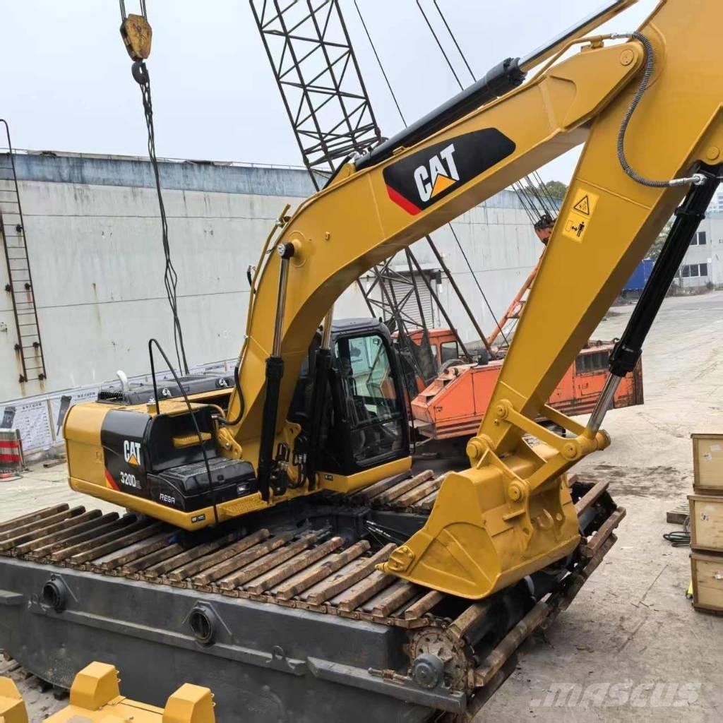 CAT 320 D Amphibious Excavators