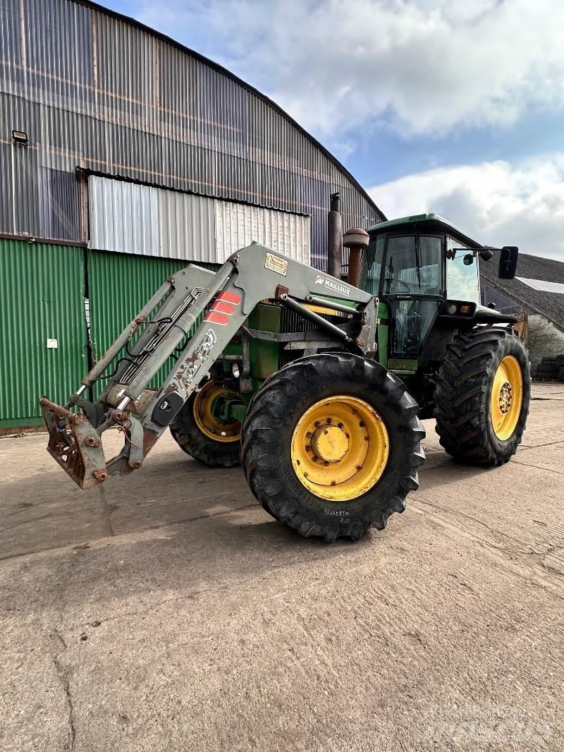 John Deere 4055 Tractors