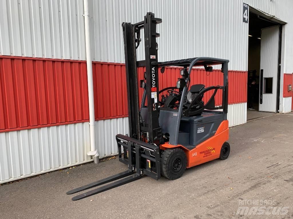 Toyota 8 FB MKT 25 Electric Forklifts