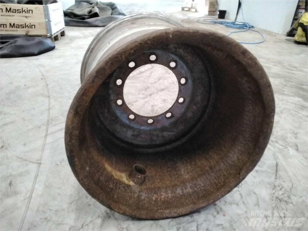Valmet 890 24x26,5 Tires, wheels and rims