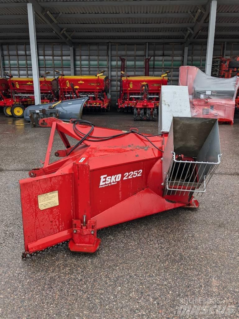 Esko 2252 Snow Blowers