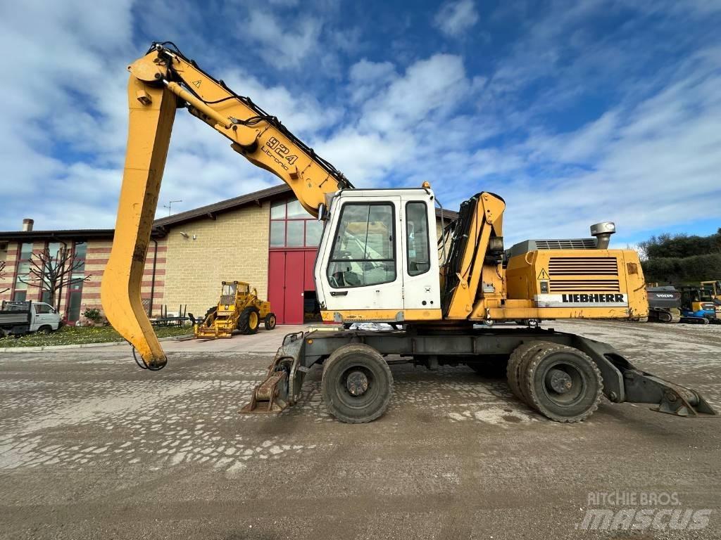 Liebherr A 924 B Waste / Industry Handlers