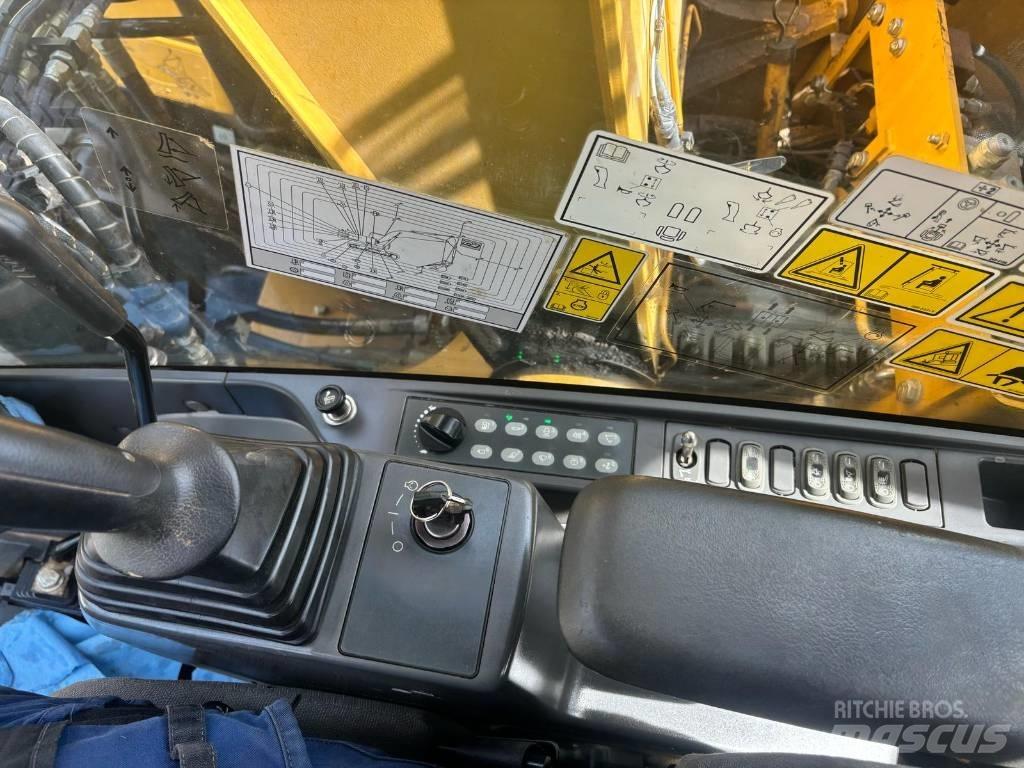 CAT 311 F LRR Crawler excavators