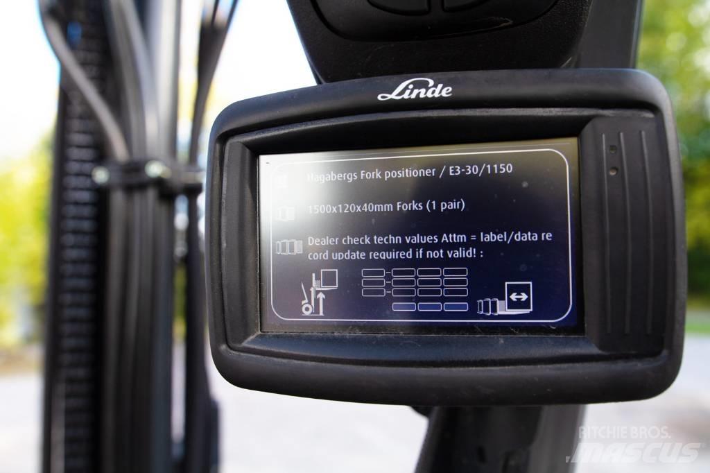 Linde E30-01 Electric Forklifts