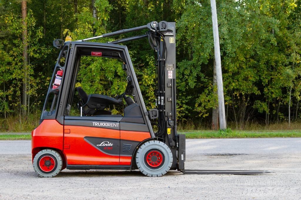 Linde E30-01 Electric Forklifts