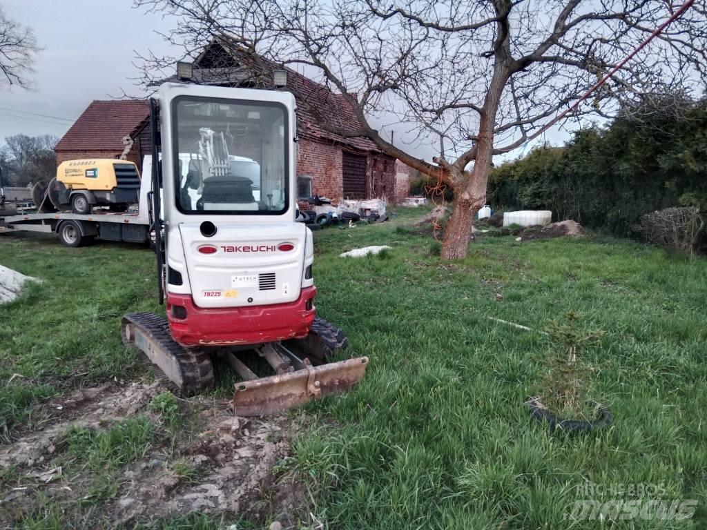 Takeuchi TB 225 Mini Excavators <7t (Mini Diggers)