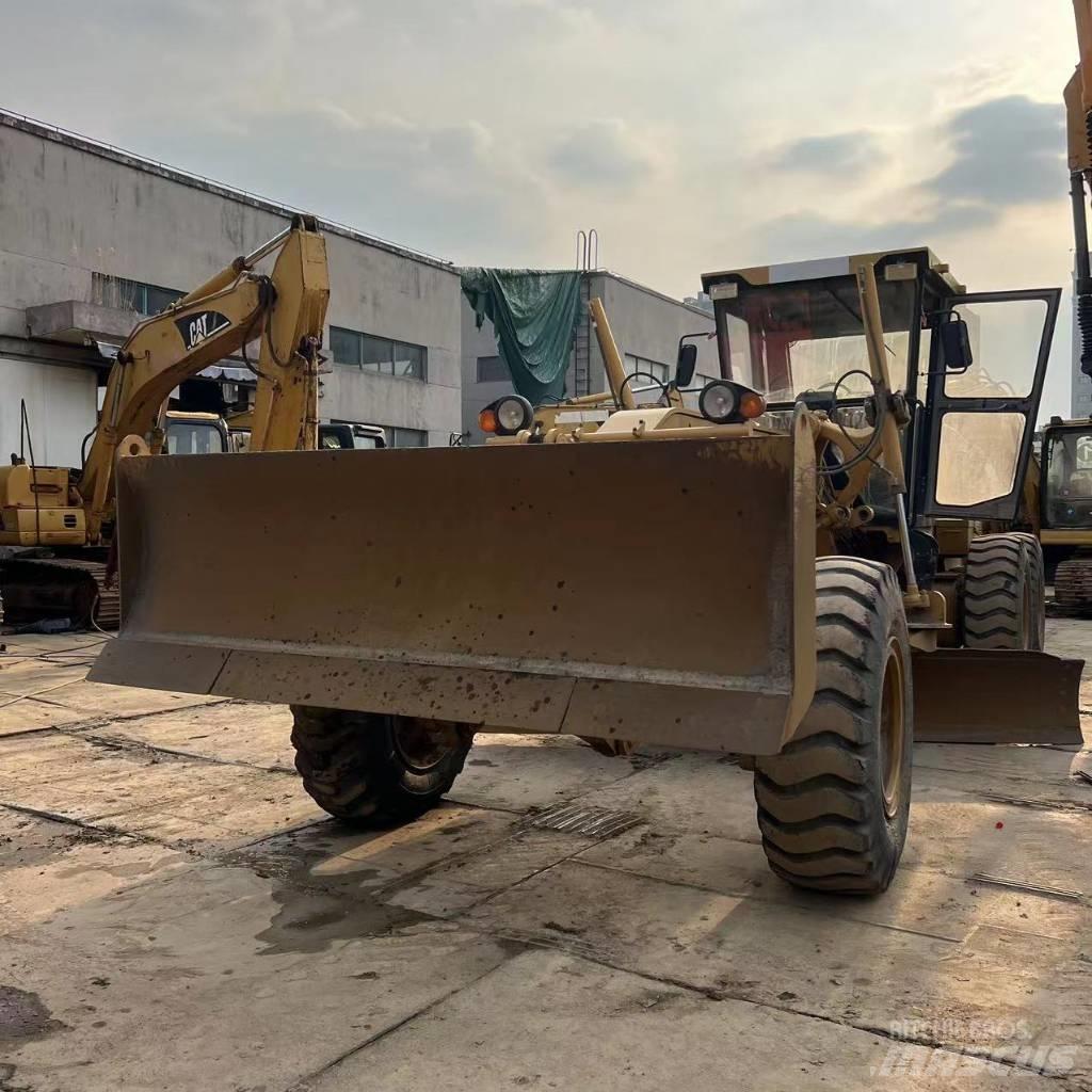 SEM 919 Motor Graders