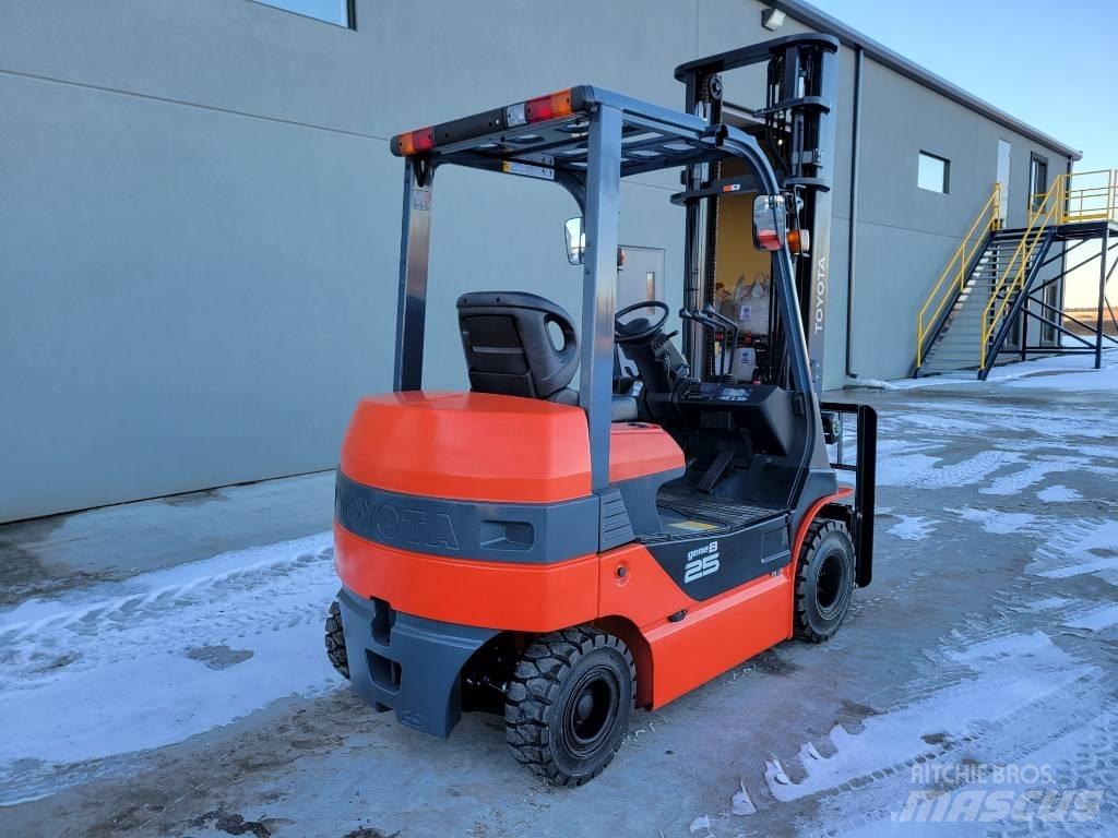 Toyota 8FB25 Electric Forklifts