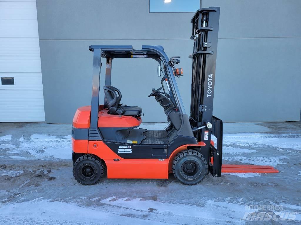 Toyota 8FB25 Electric Forklifts