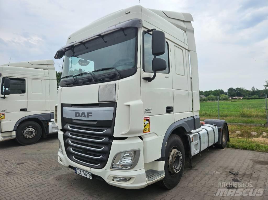 DAF XF460 Conventional Trucks / Tractor Trucks