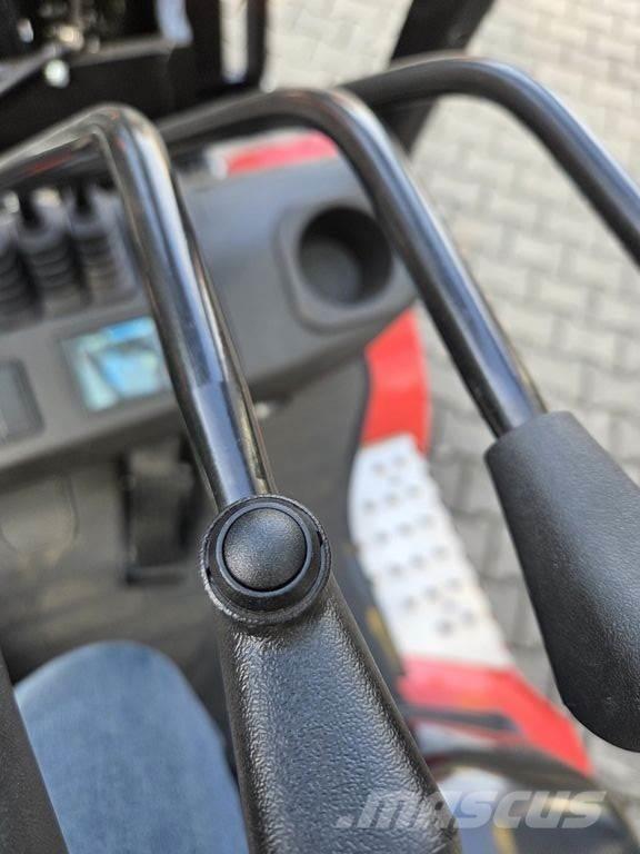 Manitou ME 425 LD Electric Forklifts