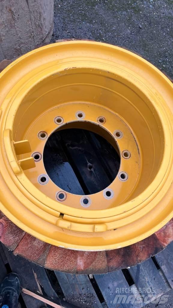 Volvo A30G Tires, wheels and rims