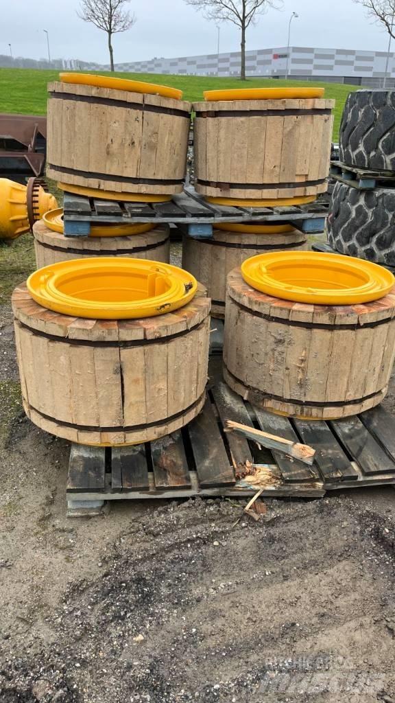 Volvo A30G Tires, wheels and rims