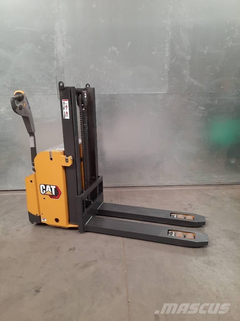CAT PSD125/160 Pedestrian stacker