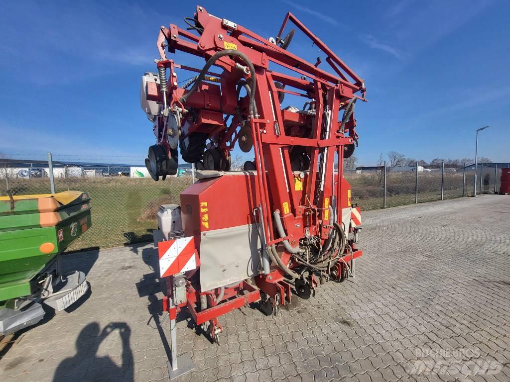 Becker Aeromat P 8 Farm Drills