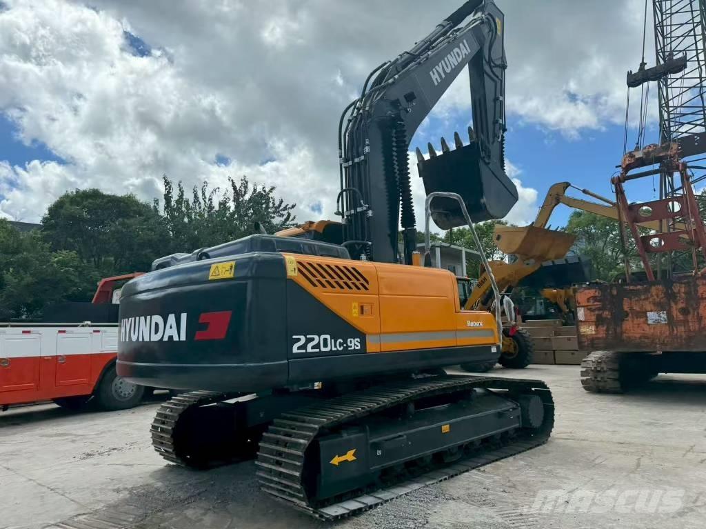 Hyundai r220lc-9s Mini excavators  7t - 12t